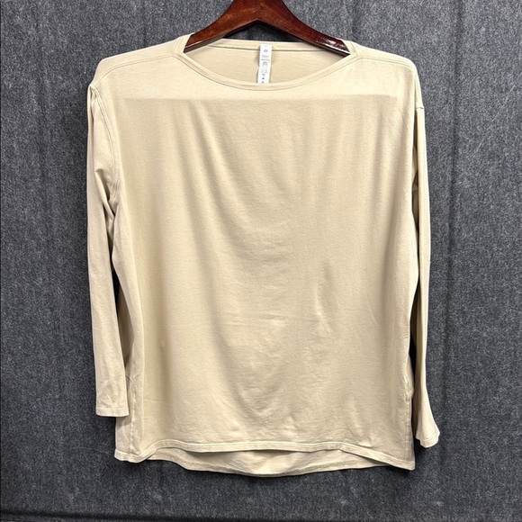 lululemon athletica Cream Long Sleeve Tee - Picture 1 of 4